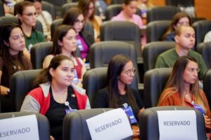 Saúde capacita profissionais para inserção de métodos contraceptivos