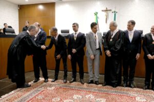 Secretários do GDF recebem Medalha do Mérito Eleitoral em homenagem no TRE-DF