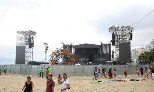 Bombeiros fazem última vistoria em estruturas para show de Shakira