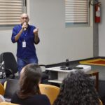 Capacitação orienta residentes de saúde em estratégias de busca e uso de bases científicas