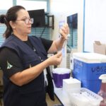 Centro de Ensino Especial de Planaltina recebe vacinação e ações de cuidado durante comemoração do Dia das Mães