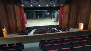 Cinema, comédia e rock movimentam espaços culturais