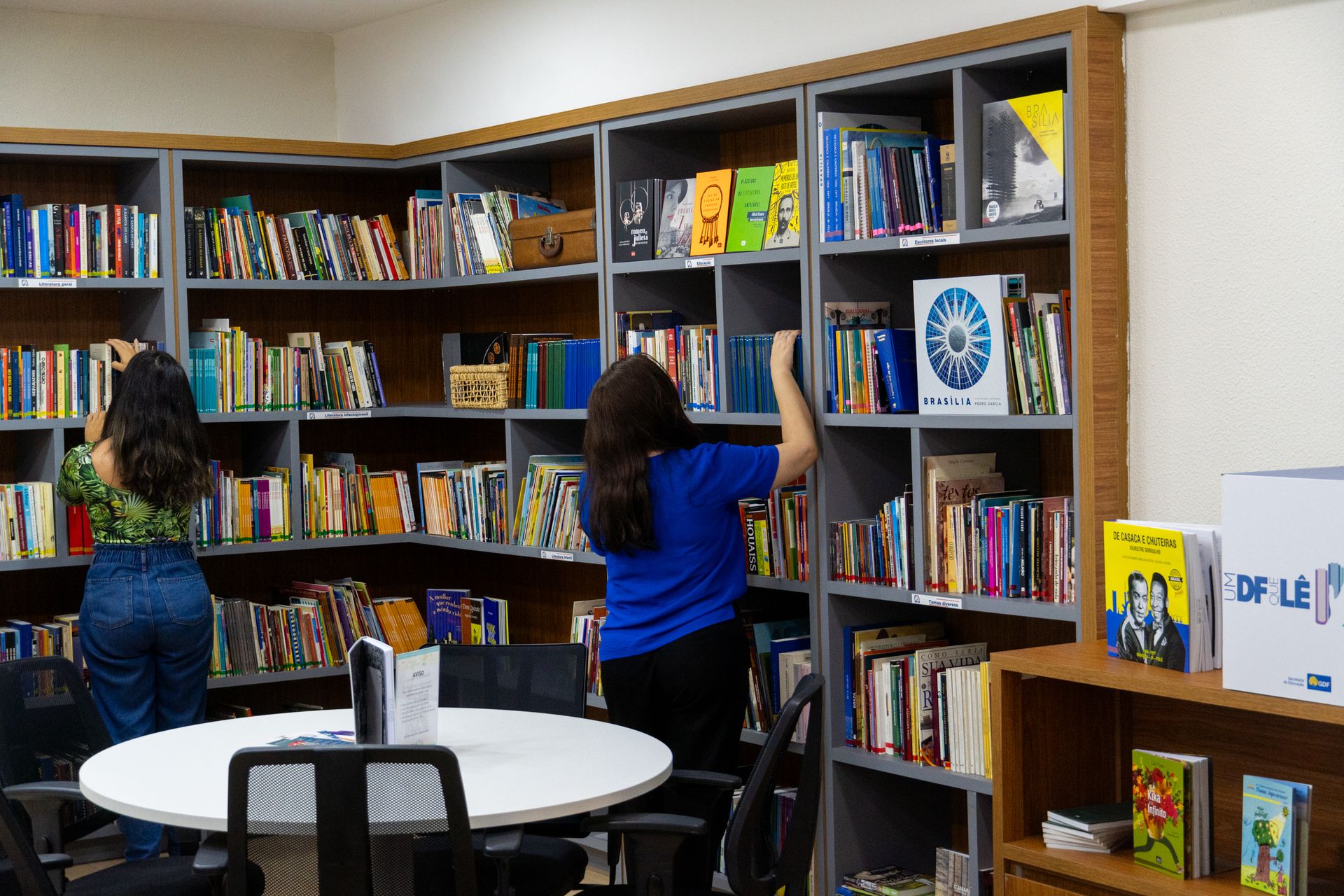 Espaço de Leitura do programa Um DF que Lê estimula o contato com livros