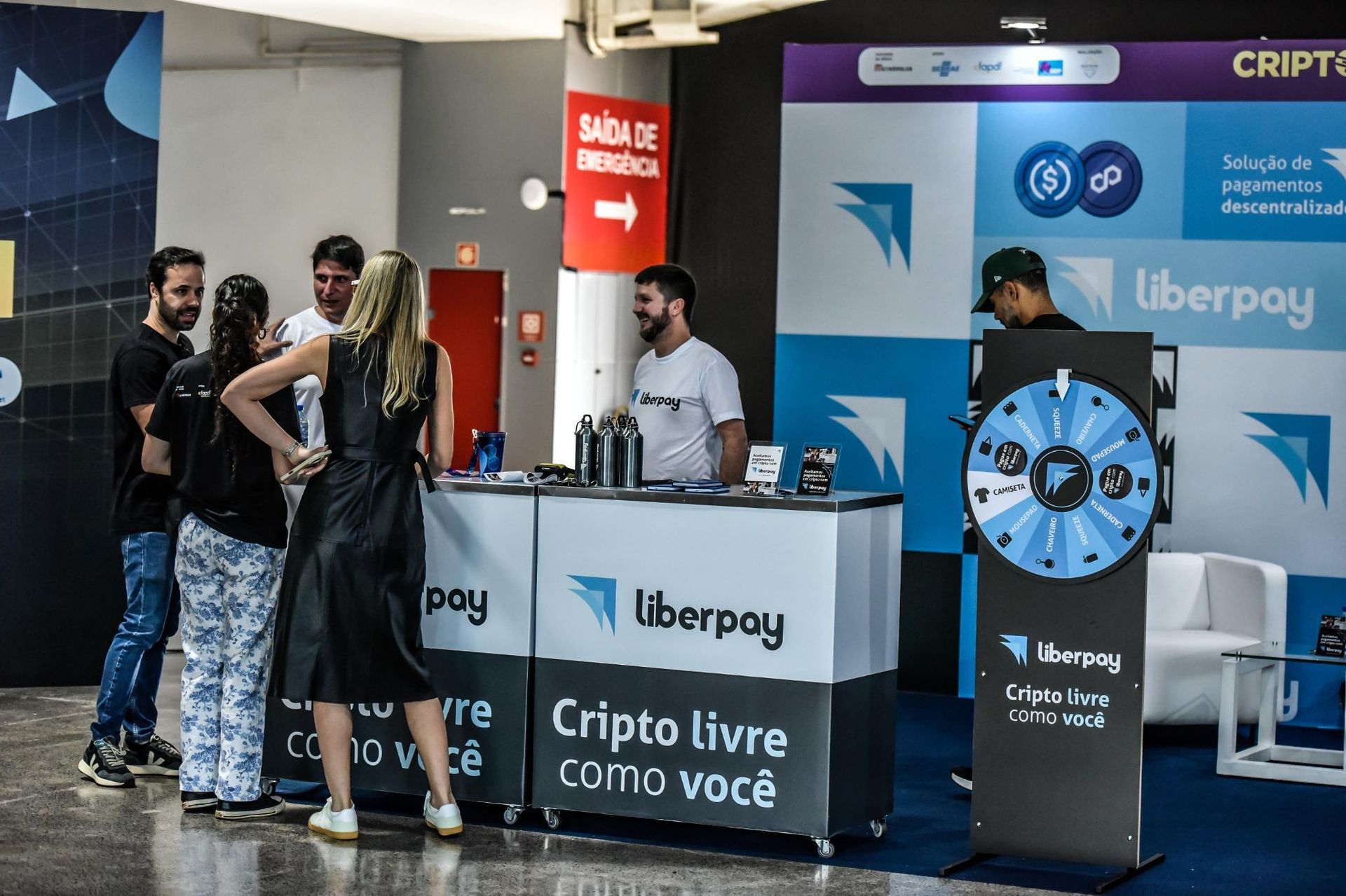 Estúdio da FAPDF transforma Innova Summit em vitrine da ciência e do empreendedorismo do DF