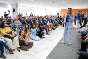 Governadora cria SUS Candanga para ampliar consultas e cirurgias