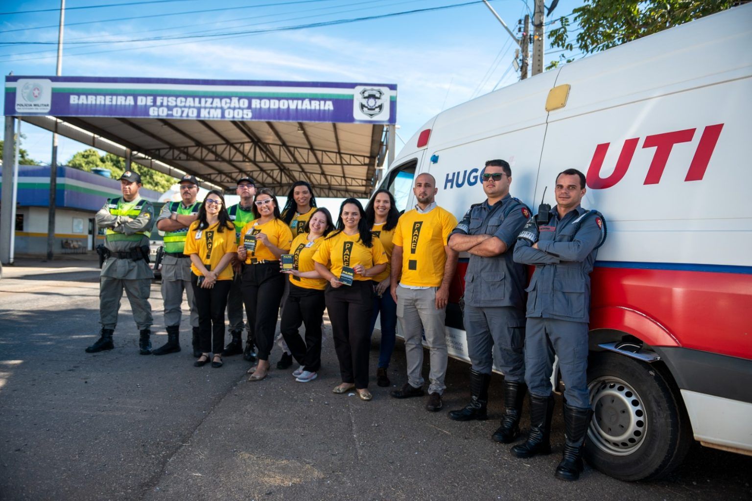 Hugol realiza ação educativa com motoristas na GO-070