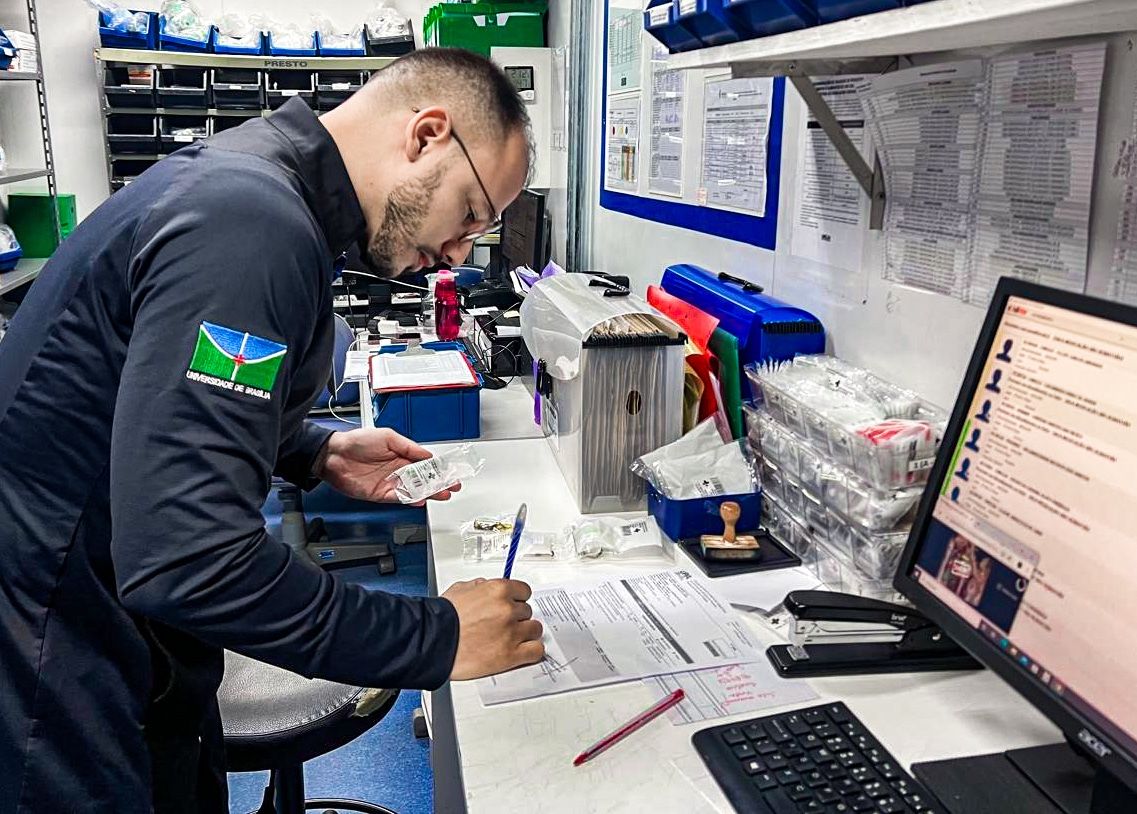 IgesDF abre seleção para farmacêutico hospitalar com salário de R$ 6,1 mil