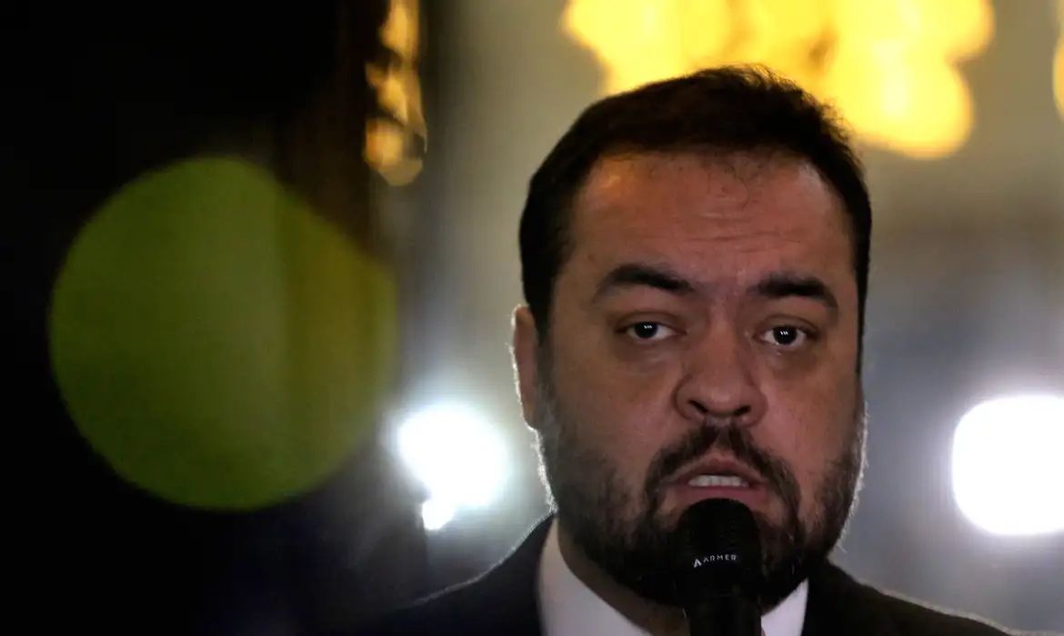 Operação Sem Refino: Cláudio Castro é alvo de busca e apreensão