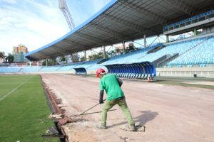 Pista de atletismo do Estádio Olímpico é reformada