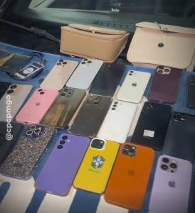 PMGO prende mulher e recupera 27 celulares furtados durante evento em Goiânia