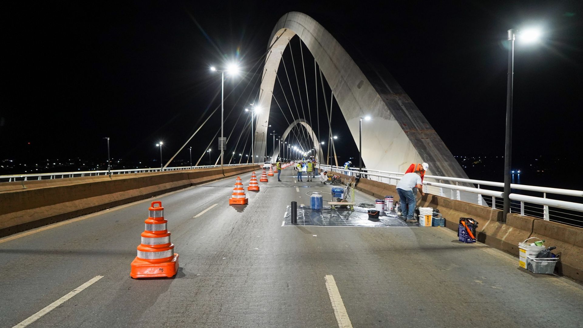 Ponte JK terá reforço em colunas e nova pintura