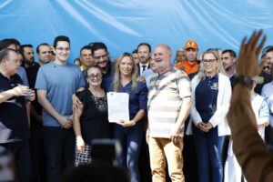 Produtores rurais recebem contratos de concessão durante o GDF na Sua Porta