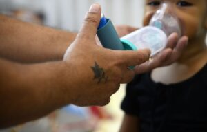 Sazonalidade exige atenção redobrada com crianças asmáticas e com alguma deficiência