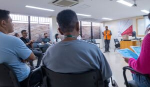 Servidores do SLU participam de atividade sobre separação correta de resíduos
