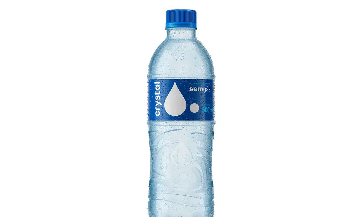 Anvisa anuncia recolhimento voluntário de lote da água Crystal sem gás