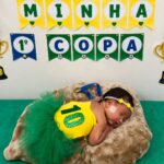 Bebês prematuros celebram a primeira Copa do Mundo com ensaio especial