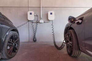 Bombeiros orientam sobre segurança na recarga de veículos elétricos