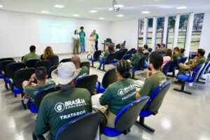 Capacitação garante mais segurança no manejo de animais no zoo