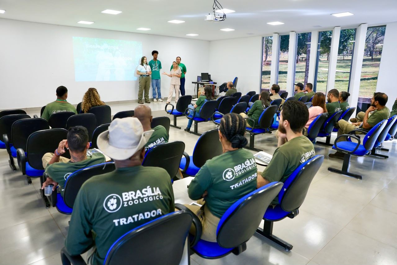 Capacitação garante mais segurança no manejo de animais no zoo