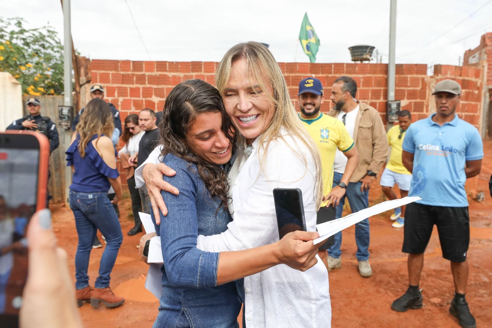 Cartão Material de Construção ajuda moradora da Estrutural a reconstruir casa após incêndio