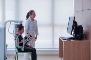 Cora amplia serviços ao abrir reabilitação robótica para pacientes do Crer