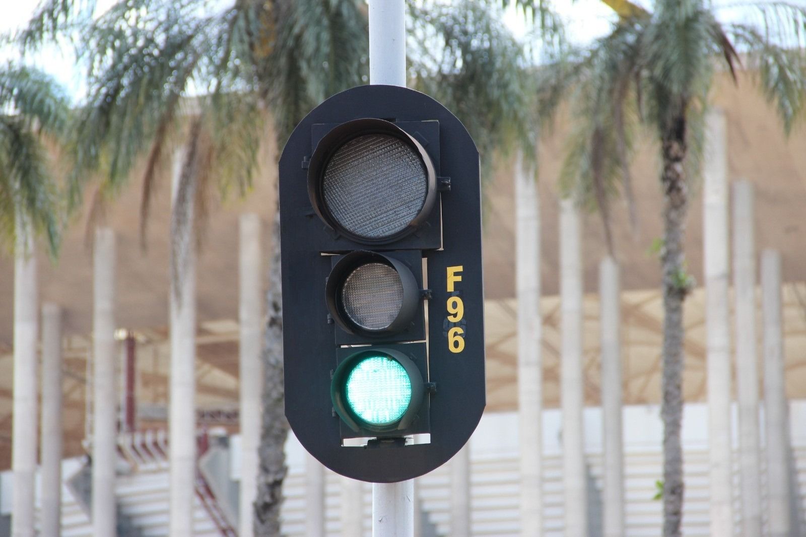 Detran-DF abre licitação para modernização dos semáforos das vias do DF