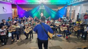 Escolas do Futuro de Goiás oferecem 434 vagas para cursos gratuitos de Teatro e Violão em sete municípios