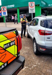 Estacionamentos em Ceilândia passam por fiscalização