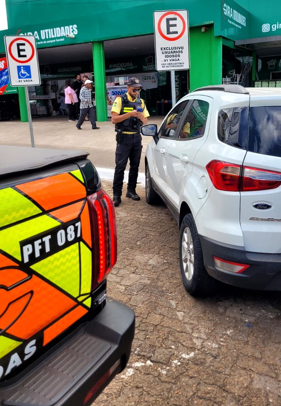 Estacionamentos em Ceilândia passam por fiscalização
