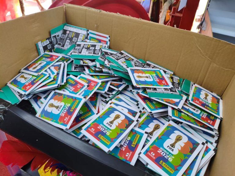Figurinhas falsas da Copa do Mundo: Procon apreende mais de 2 mil cards
