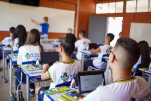 Goiás conquista 1º lugar do país na Redação do Enem 2025 entre redes estaduais