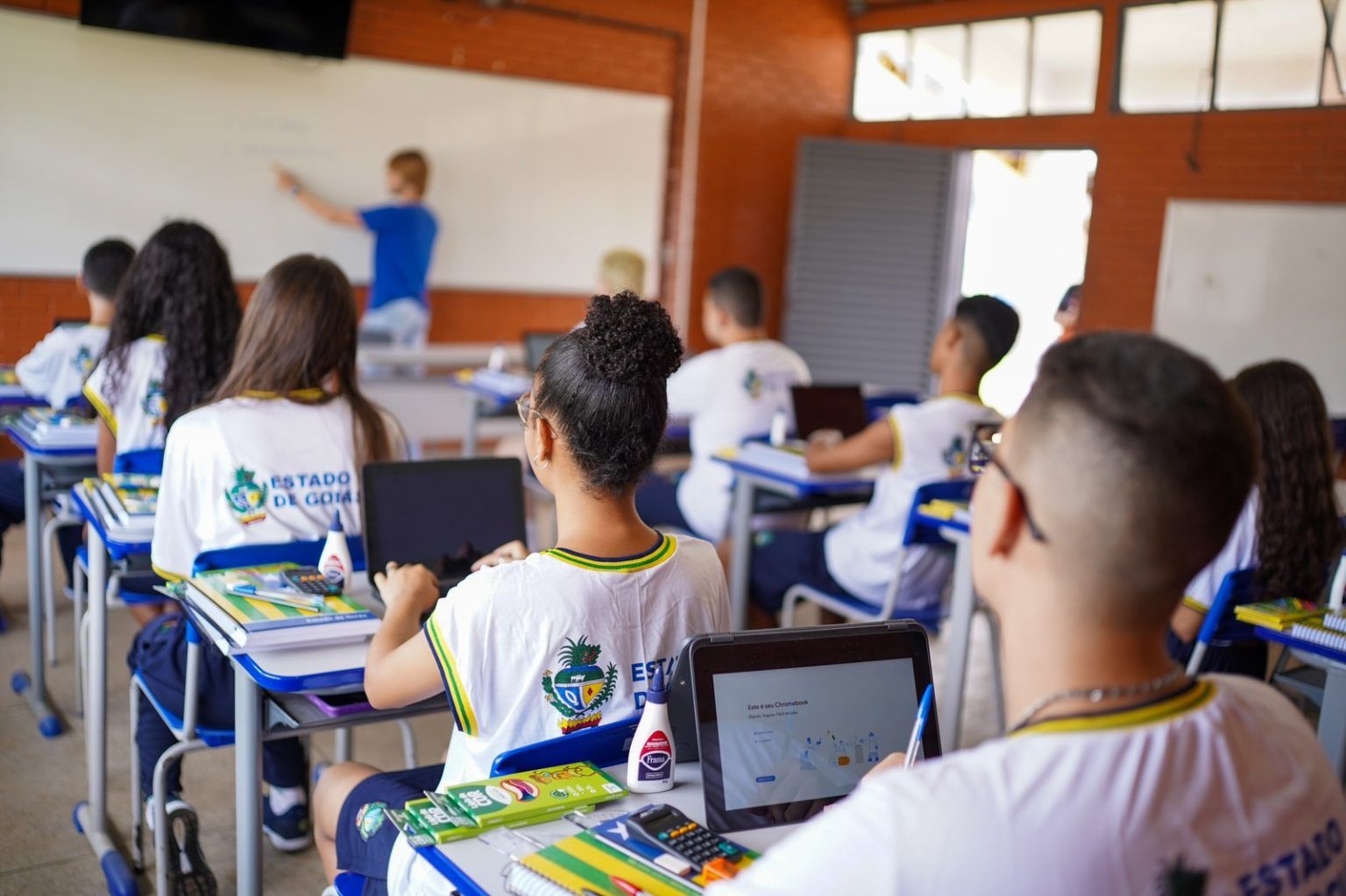 Goiás conquista 1º lugar do país na Redação do Enem 2025 entre redes estaduais