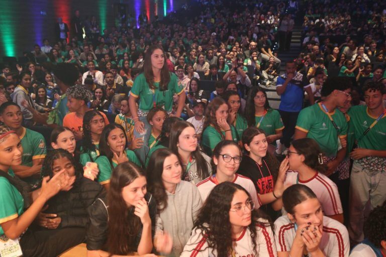 Jogos Estudantis reúnem quase 2 mil participantes em Anápolis