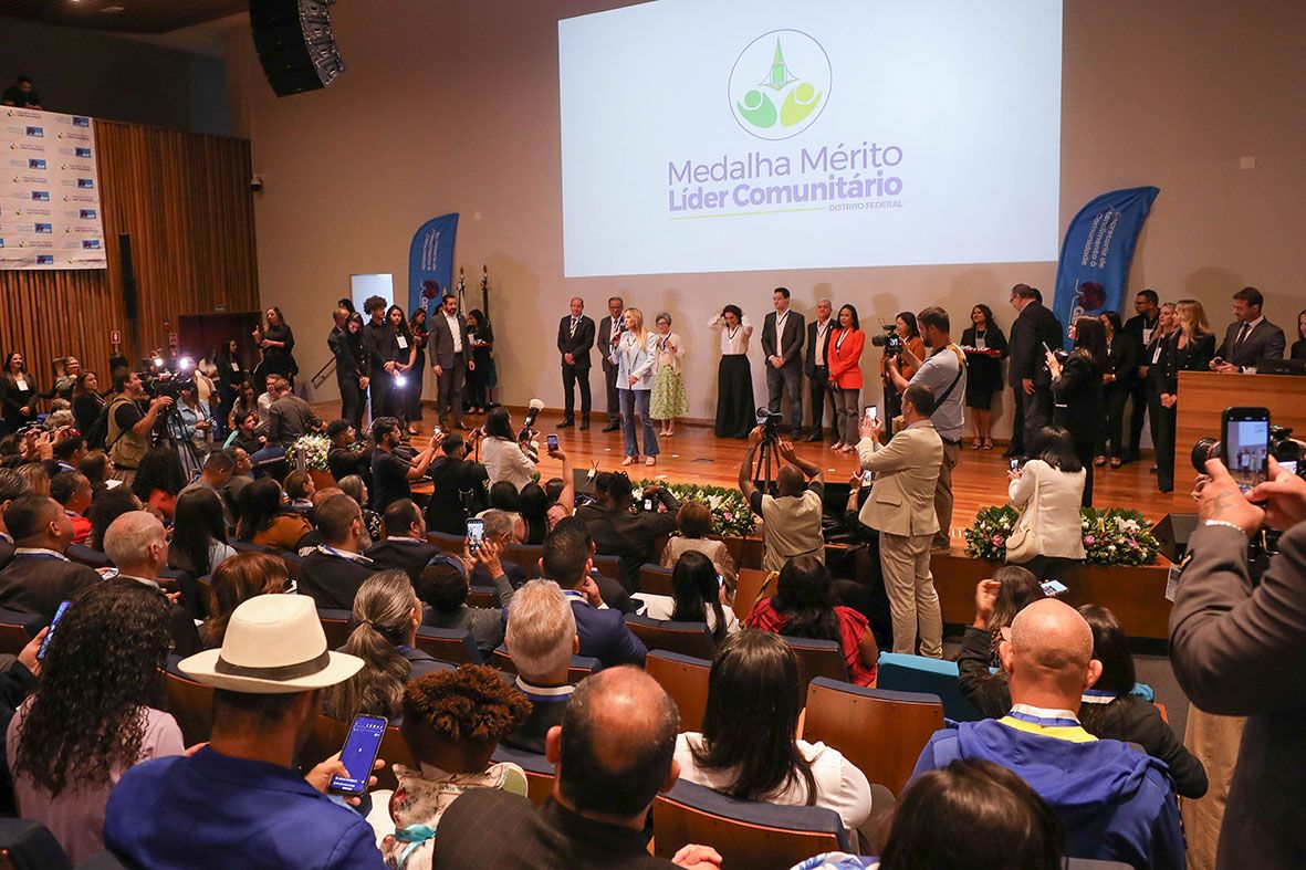 Líderes comunitários recebem homenagem do GDF na Câmara Legislativa