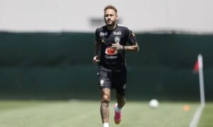 Neymar volta a treinar com a seleção a 2 dias do jogo contra o Haiti
