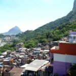 Operação na zona sul do Rio tem 6 presos e homem baleado em ônibus