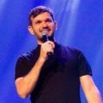 Padre Patrick apresenta “Pecado é Não Rir” no Teatro Goiânia