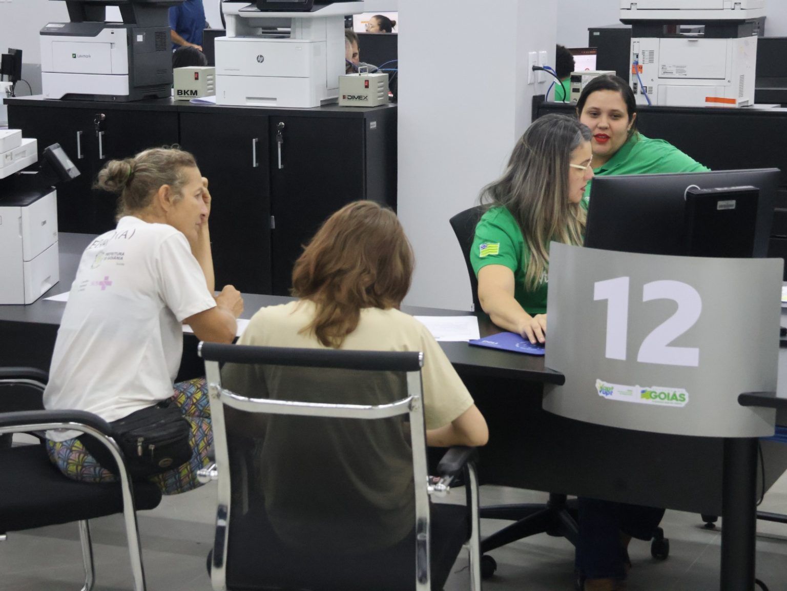 Repartições estaduais fecham às 12h desta segunda-feira