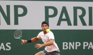 Roland Garros: Luis Guto Miguel bate compatriota e vai à final juvenil