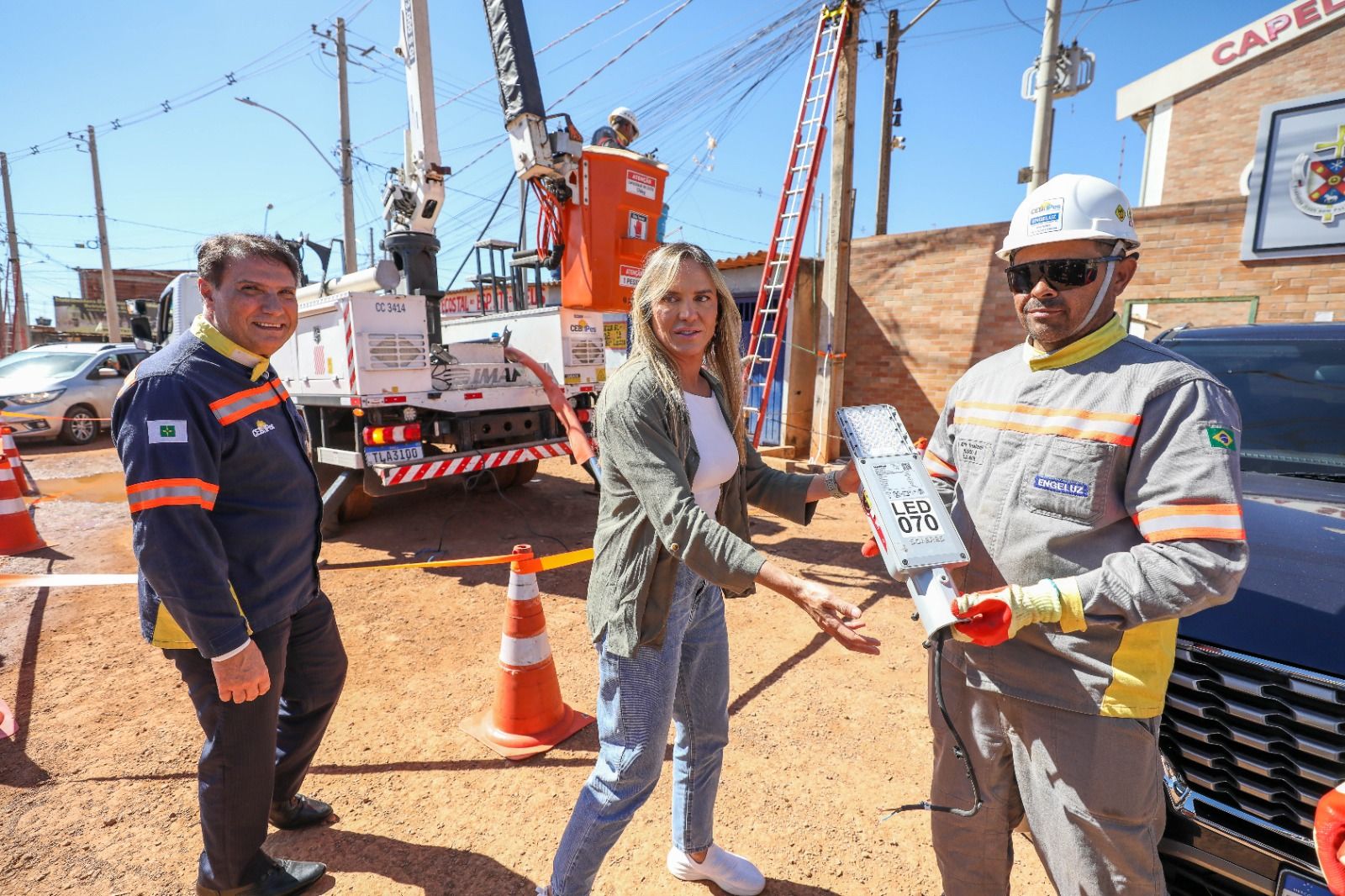Santa Luzia ganha mais iluminação pública e se prepara para receber asfalto e rede de esgoto