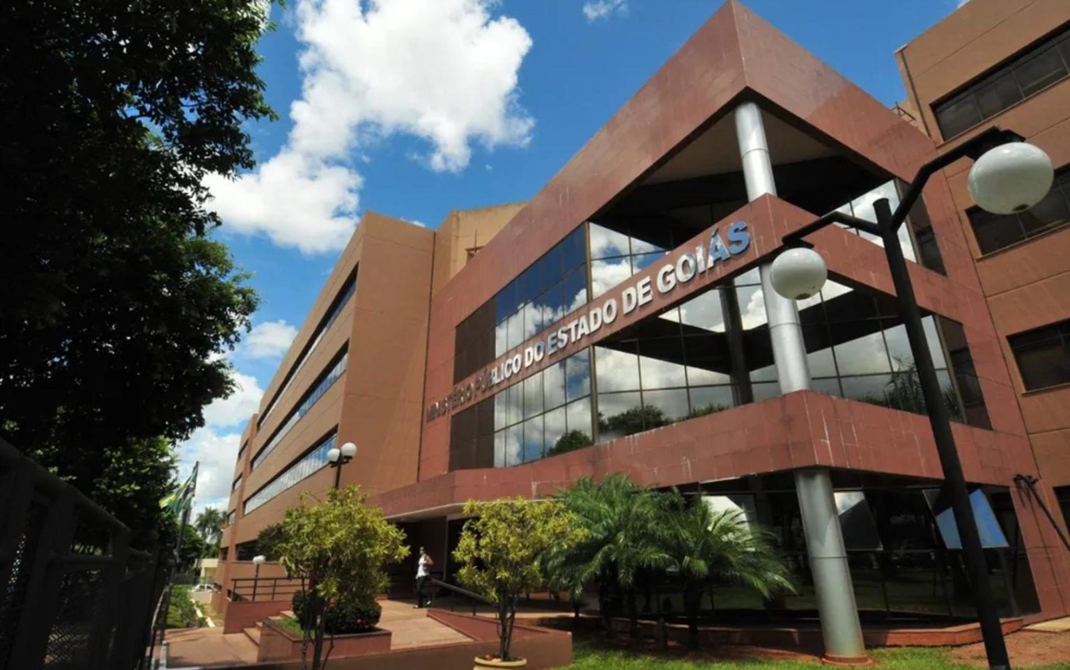 Seminário de contratações públicas reúne gestores e especialistas em Goiás