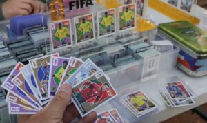 Troca de figurinhas pode atenuar alto custo do álbum da Copa do Mundo