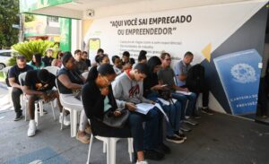 Vagas para jovem aprendiz: feirão oferece mais de mil oportunidades em Goiânia