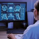 Aberta seleção para neurologia, psiquiatria e oftalmologia com salários de até R$ 16 mil