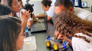 AEB e UFRN recebem inscrições para escolas públicas e bolsistas no programa Meninas no Espaço