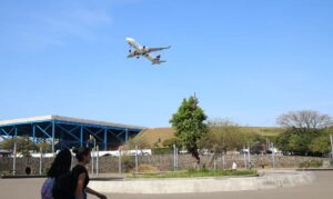 Avião de companhia argentina identifica impacto de drone no Galeão