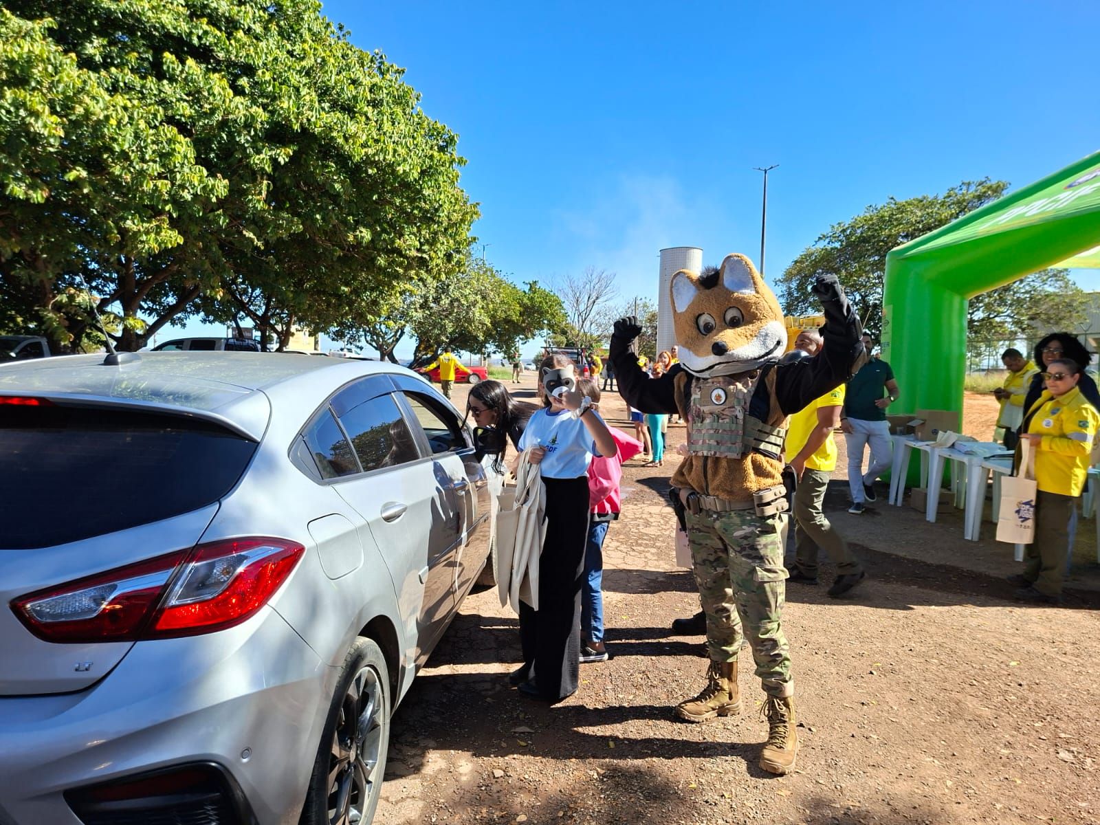 Blitz educativa em Brazlândia alerta para perigos de incêndios florestais