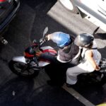 Bombeiros do RJ alertam motociclistas sobre uso dos itens de segurança