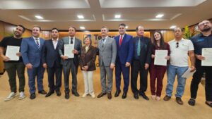 Empreendedores, igrejas e entidades sociais recebem documentos de regularização