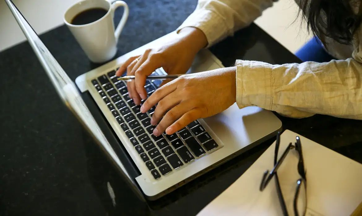 ONU Mulheres oferece formação digital gratuita; saiba como participar
